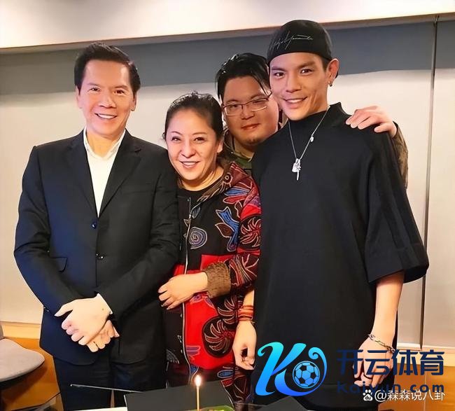 向太后悔给太多钱宠坏向佑 慈母多败儿